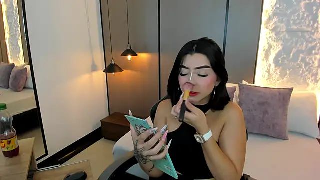 coral rosse  online show from 22, 11, 2025