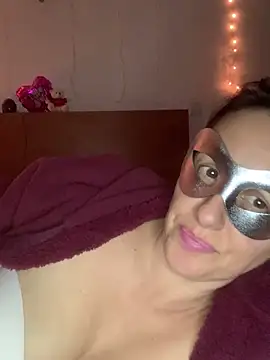 massagistahotbrunette online show from 22, 3, 2026