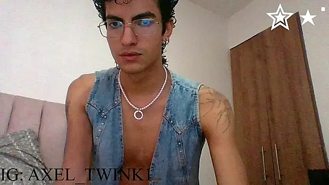 axel love13 online show from 28, 2, 2026