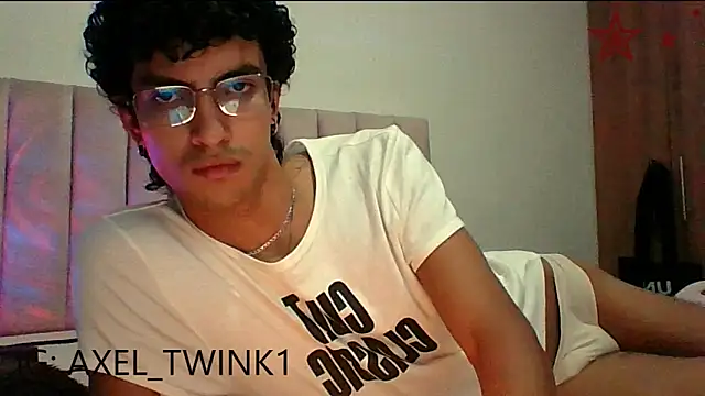 axel love13 online show from 29, 11, 2025