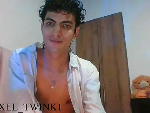 axel love13 online show from 9, 11, 2025