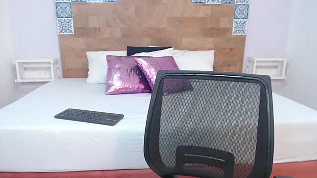 Gaby Jhonson online show from 18, 11, 2025