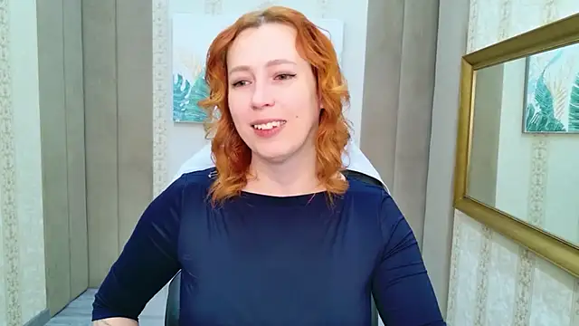 Snapshot of Evie_Berret chatting on 9, 11, 2025 Evie Berret online show from 9, 11, 2025