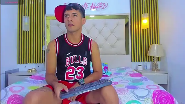 KEVIN MCKINLEY online show from 10, 11, 2025