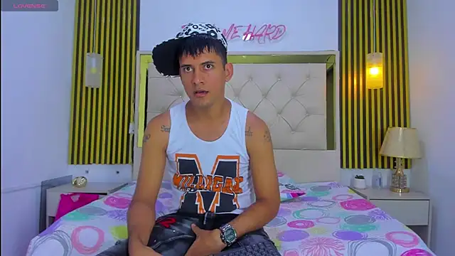 KEVIN MCKINLEY online show from 12, 11, 2025