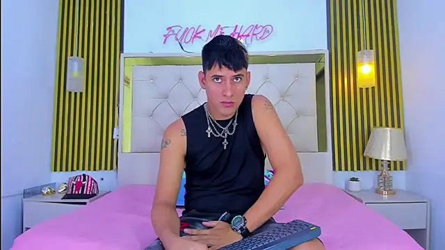 KEVIN MCKINLEY online show from 25, 11, 2025