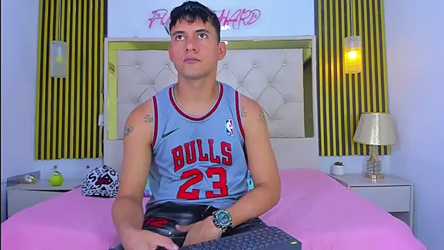 KEVIN MCKINLEY online show from 23, 11, 2025