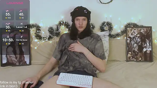 Snapshot of RaidenXL chatting on 4, 2, 2026 RaidenXL online show from 4, 2, 2026