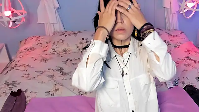 ArtemisaMoonn online show from 24, 11, 2025