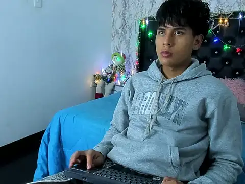 Valentino Lane online show from 23, 12, 2025