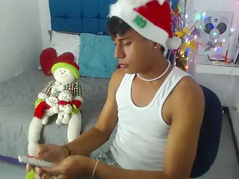 Valentino Lane online show from 1, 12, 2025