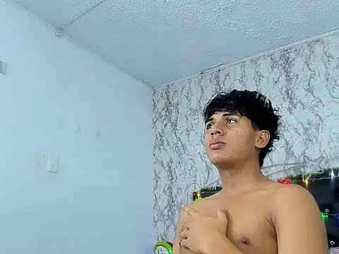 Valentino Lane online show from 21, 12, 2025