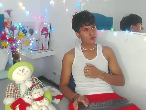 Valentino Lane online show from 2, 12, 2025