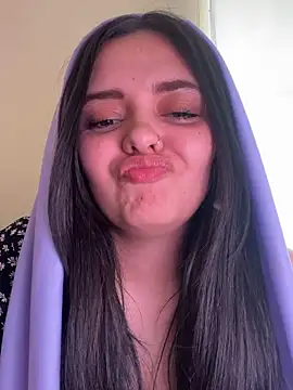 candicewest  online show from 10, 3, 2026