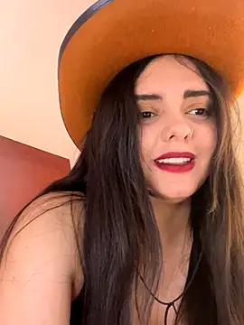 candicewest  online show from 26, 11, 2025