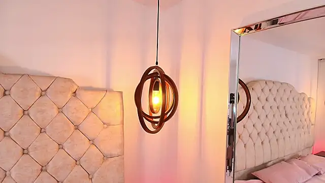 Chloejonson online show from 12, 11, 2025