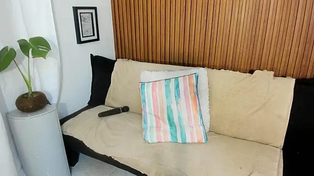 Mia girl123 online show from 5, 4, 2026