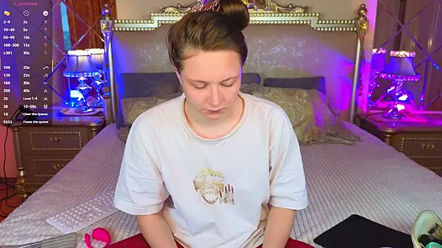 HolyBabyDoll online show from 9, 11, 2025