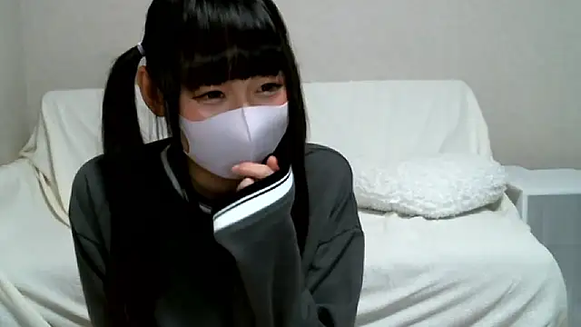 Snapshot of yuna-yourgirlfriend chatting on 29, 11, 2025 yuna-yourgirlfriend online show from 29, 11, 2025