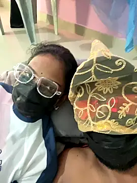 Snapshot of leenaboy@xh chatting on 13, 11, 2025 leenaboyxh online show from 13, 11, 2025