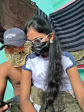 Snapshot of leenaboy@xh chatting on 14, 11, 2025 leenaboyxh online show from 14, 11, 2025