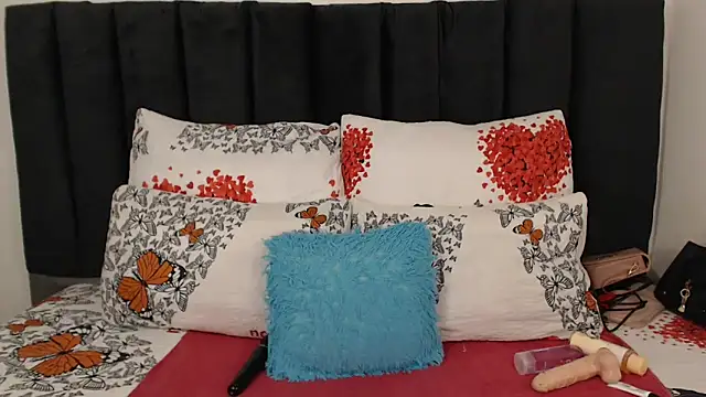 Miss-Berries online show from 3, 5, 2026