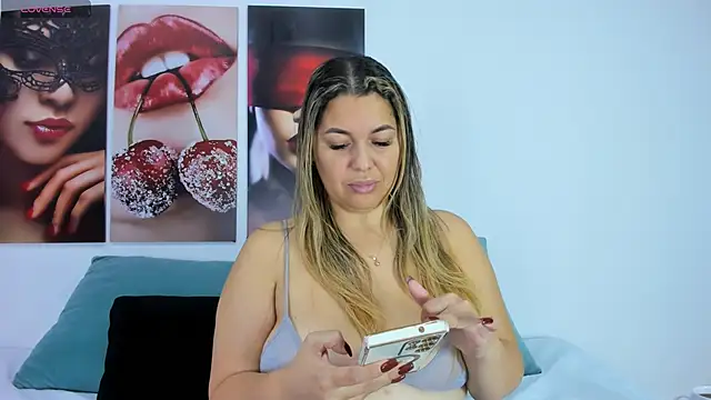 Andhrea Vale online show from 14, 11, 2025