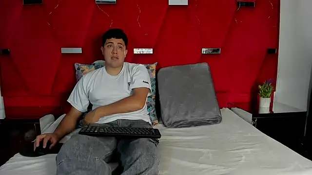 Emmaanddarling online show from 7, 1, 2026