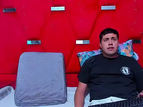 Emmaanddarling online show from 15, 11, 2025