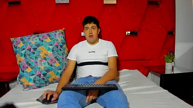 Emmaanddarling online show from 18, 12, 2025