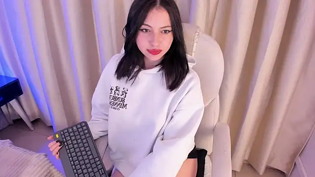 misslynnn  online show from 18, 11, 2025