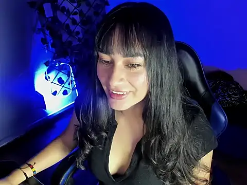 Dhany Naugthy  online show from 13, 11, 2025