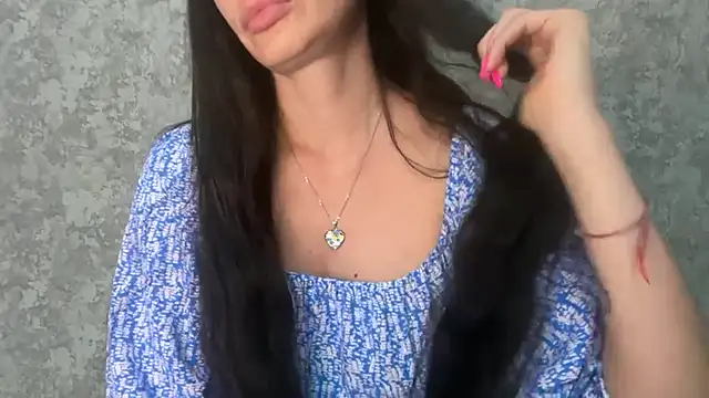 Snapshot of Angelinaa19 chatting on 4, 6, 2026 Angelinaa19 online show from 4, 6, 2026