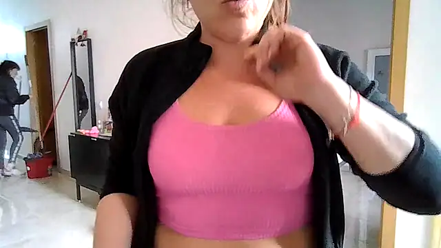 Domiqueen online show from 13, 11, 2025