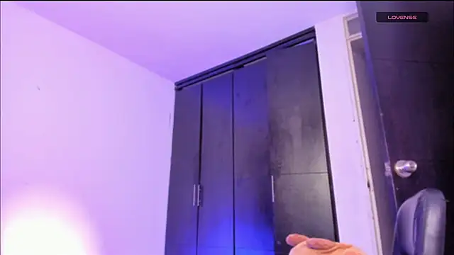 LilyGarcia online show from 15, 11, 2025