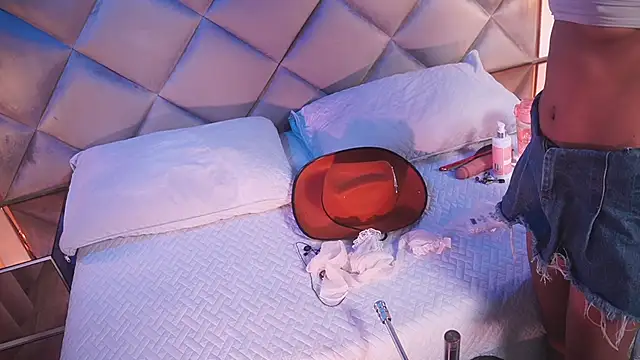 crystal gilton online show from 29, 3, 2026