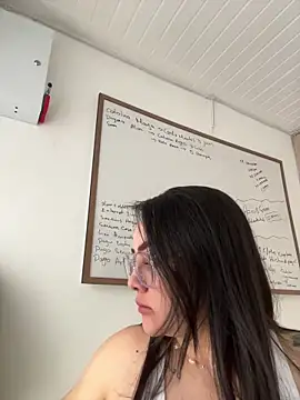 cleo wale  online show from 28, 11, 2025