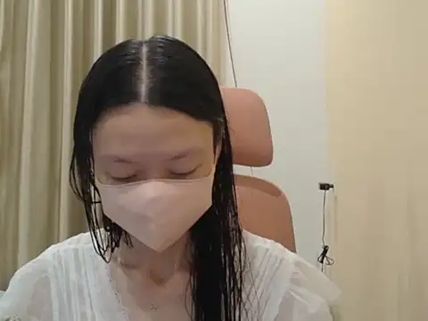 Lil-Cherries online show from 13, 4, 2026