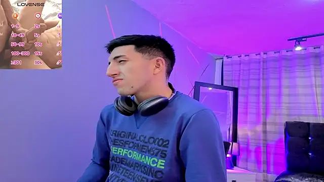 Un Sluttyy online show from 15, 12, 2025