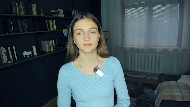 Snapshot of NikiCardle chatting on 18, 11, 2025 NikiCardle online show from 18, 11, 2025