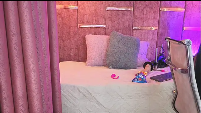 AuroraLanee  online show from 9, 1, 2026