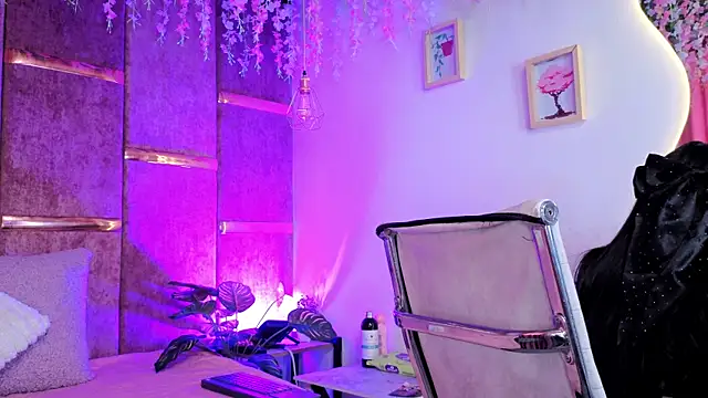 AuroraLanee  online show from 28, 11, 2025