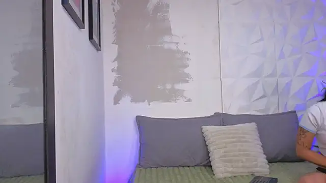 AuroraLanee  online show from 7, 1, 2026