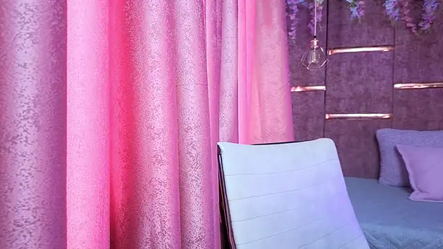 AuroraLanee  online show from 14, 11, 2025