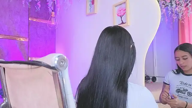 AuroraLanee  online show from 18, 12, 2025