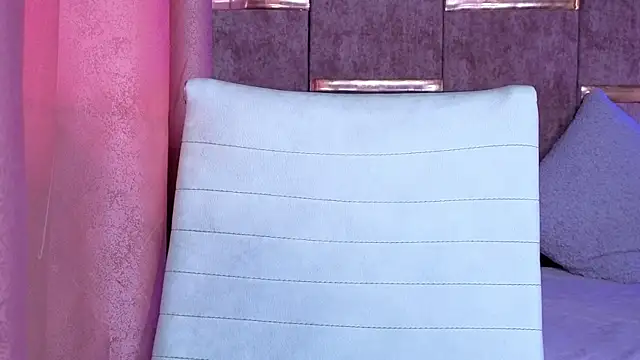 AuroraLanee  online show from 5, 12, 2025