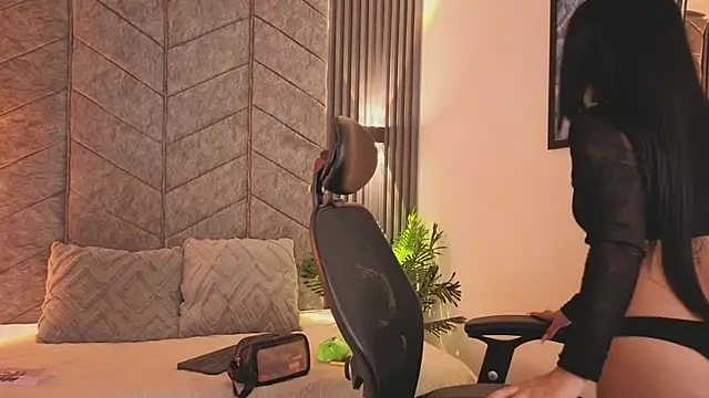 AuroraLanee  online show from 18, 11, 2025