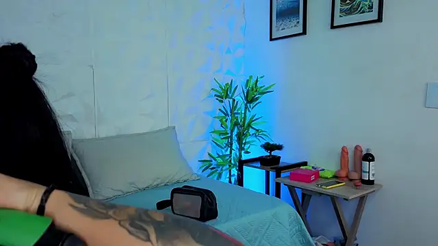 AuroraLanee  online show from 2, 12, 2025