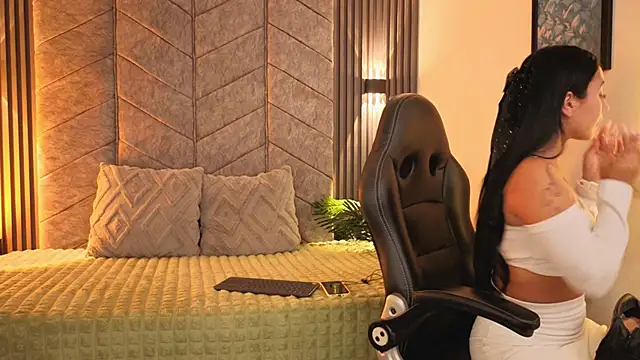 AuroraLanee  online show from 12, 11, 2025