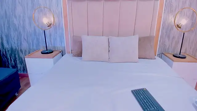 EvaLuxxe online show from 12, 11, 2025